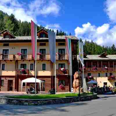 Hotel Boton d'Or & Wellness a la Thuile Hotel Exterior