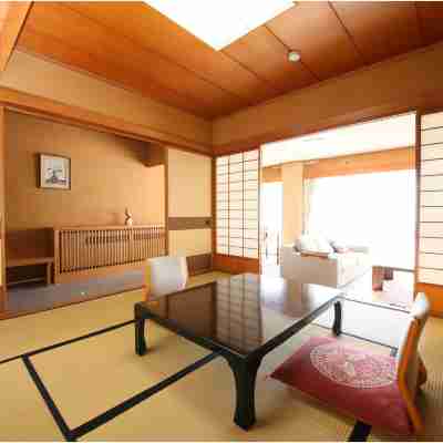 湯田中温泉 よろづや Rooms