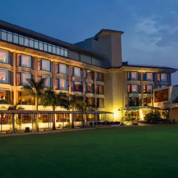 Hotel Mountview Hotels near Rock Garden of Chandigarh
