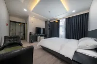Gangneung Gyeongpodae Jajaknamu - Motels