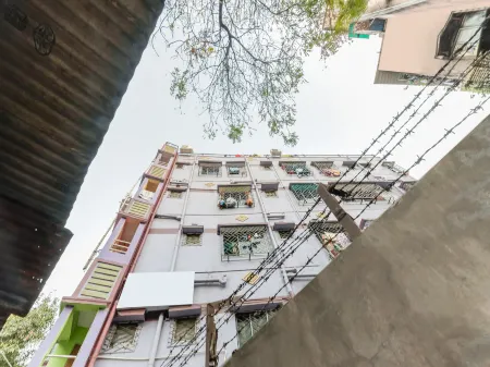 Sadia Guest House Отели рядом со станцией Sealdah Railway Station