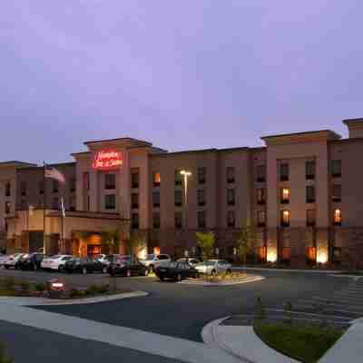 Hampton Inn & Suites Winston-Salem/University Area Hotel Exterior