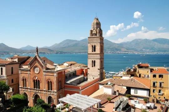 Mariasofia Master Suite with Private Bathroom