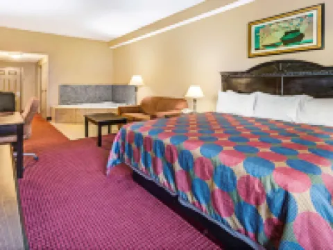 Days Inn & Suites by Wyndham Jeffersonville IN Hotels in Clark County