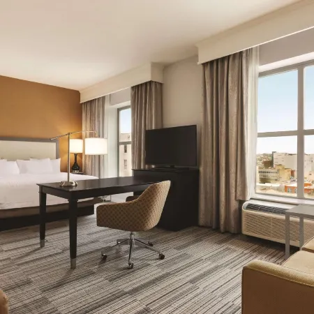 Hampton Inn & Suites Roanoke Downtown