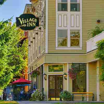 Fairhaven Village Inn Hotel Exterior