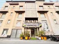 Qotel Signature Lavish Inn Rajouri Garden Hotels in West Delhi