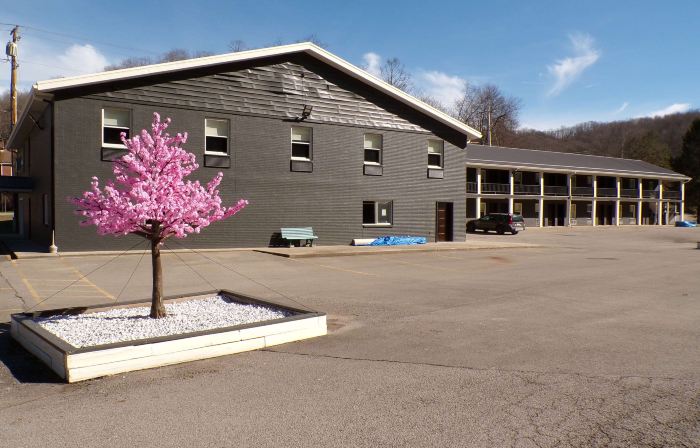 Luxor Inn & Suites, a Travelodge by Wyndham