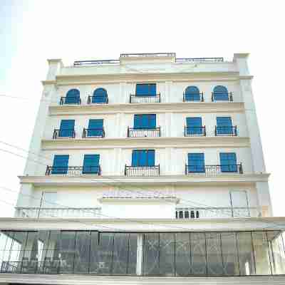 Nrich Skyotel Hotel Exterior