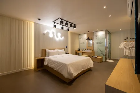 Hongcheon Hongcheon Unmanned Hotel Отели рядом с достопримечательностью «Hongcheon Saengmyeong Geongang Gwahakgwan»