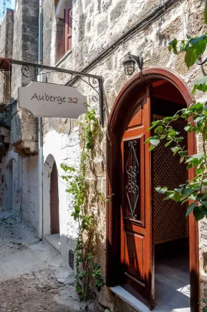 Auberge 32 Old Town Отели рядом с достопримечательностью «Родосская крепость»