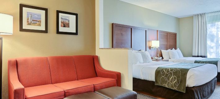 Comfort Suites Airport Hôtels à&nbsp;: Comte d'Ada