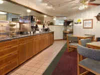 Days Inn & Suites by Wyndham Fargo 19th Ave/Airport Dome