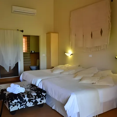 Tsanana Log Cabins and Mullberry Lane Suites