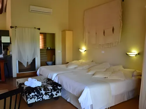 Tsanana Log Cabins and Mullberry Lane Suites Hotel a Graskop