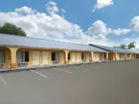 Days Inn by Wyndham DeFuniak Springs - 2-Star