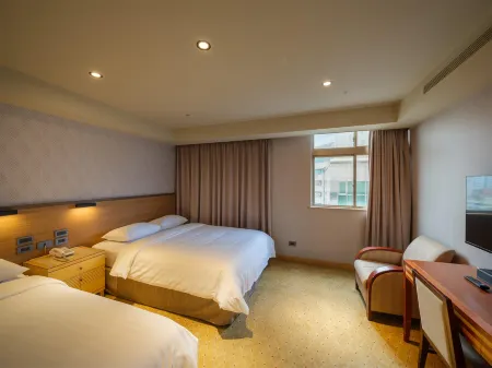 Rich & Free Hotel - Fuzhong Отели рядом с достопримечательностью «Yang San Lang Art Museum»