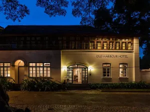 Old Harbour Hotel