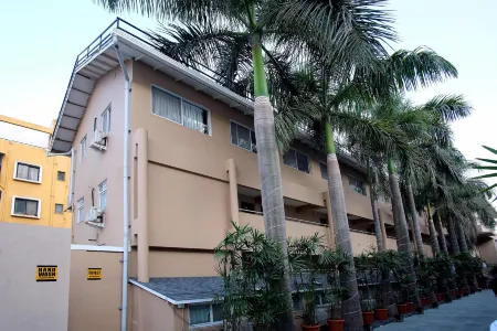 Hotel Palms Residency