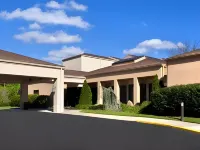 Courtyard Lincroft Red Bank فنادق في Hazlet
