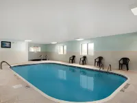 SureStay Plus Hotel by Best Western Bettendorf - Pools