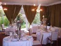 Emerald Guest House Springs Hotels in Nigel