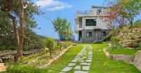 Geochang Sunflower Pool Villa Pension