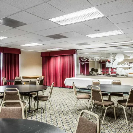 Comfort Suites