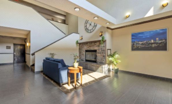 Comfort Suites Near Vancouver Mall