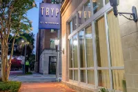 Tryp by Wyndham Savannah Downtown/Historic District Các khách sạn gần Wright Square