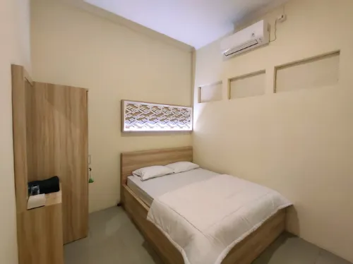 De Hanami Homestay Hotels in Harjamukti