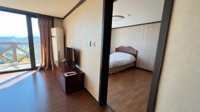 O2 Resort Hotels near Yongyeon Cave