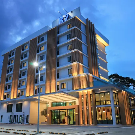 B2 Ubon Airport Premier Hotel Отели рядом с достопримечательностью «Муниципалитет Убонрачатхани»