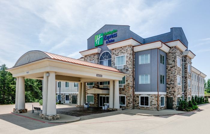 Holiday Inn Express & Suites MARSHALL by IHG