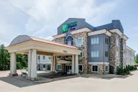 Holiday Inn Express & Suites Marshall