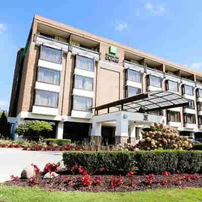 Holiday Inn Express DETROIT-BIRMINGHAM by IHG Hotel Exterior