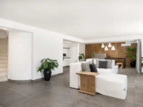 Stella Luxury Apartments Hotels in Lampi