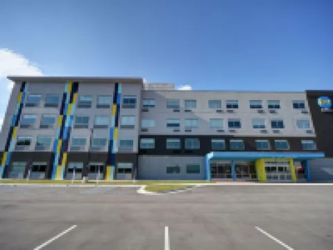 Tru by Hilton Auburn Hotels in DeKalb County