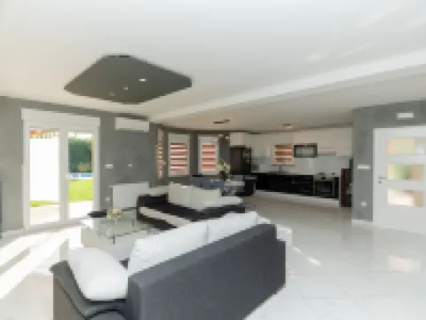 Six Brothers Hotels in Opcina Prolozac