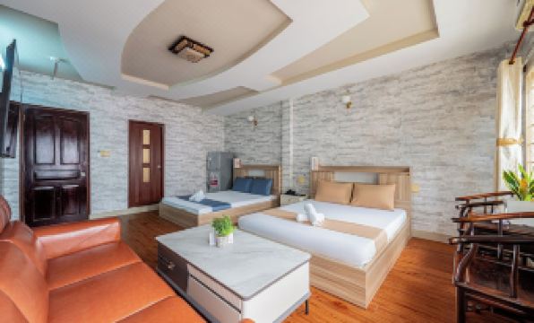 3. 호앙 롱 호텔 ..