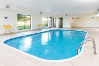 Fairfield Inn & Suites Galesburg - parking