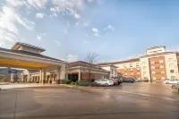SpringHill Suites Denton - С парковкой