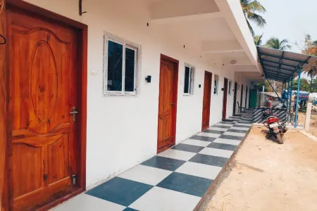 Abidharpp Inn Отели в г. Нагапаттинам