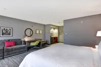 Hampton Inn & Suites Newark-Harrison-Riverwalk Hotels in Harrison