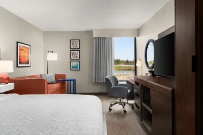 Hampton Inn Norfolk/Virginia Beach Hotel dekat ECPI University
