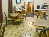 Super 8 by Wyndham Marion - breakfast