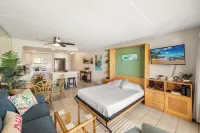 Kihei AKAHI C409 - Lush Remodel, New King Bed & Queen Murphy, Garden/Ocean View!