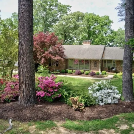 Lake Front Home on Buggs Island / Kerr Lake<br>Close to Bluestone Boat Ramp!