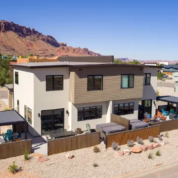 Luxury twin home.  Beautiful views. Private hot tub. Covered outside patio.