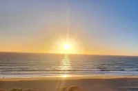 Beachfront Beauty Cove Hotels near Riviera Village